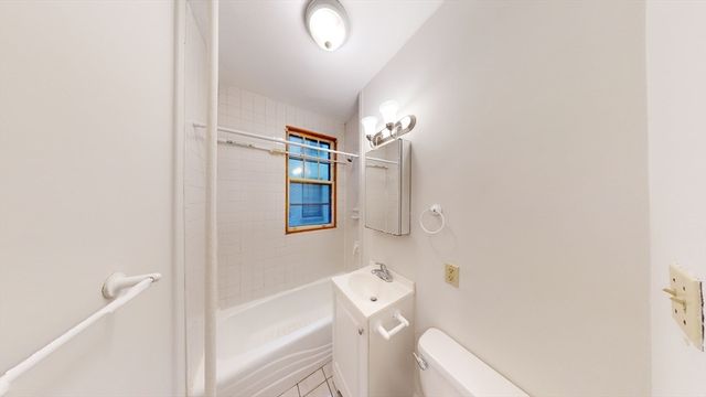 32 Sidlaw 7, Boston, MA 02135