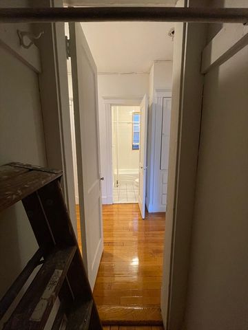 32 Sidlaw 7, Boston, MA 02135