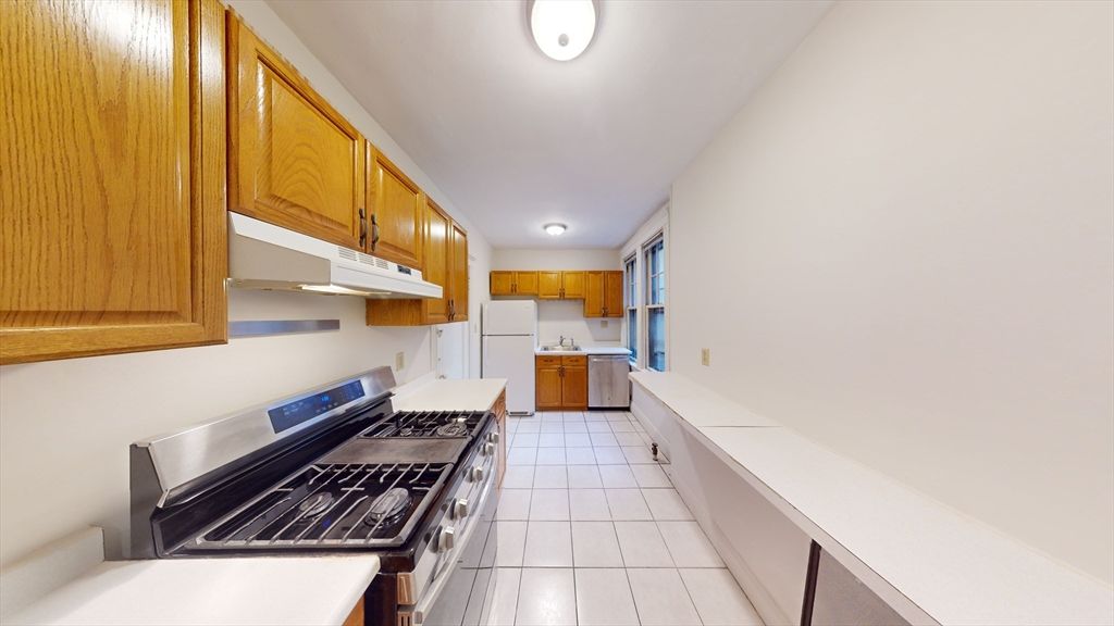 32 Sidlaw 7, Boston, MA 02135