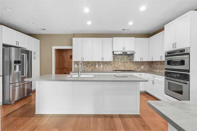 9 Huntsmans Horn Circle, The Woodlands, TX 77380