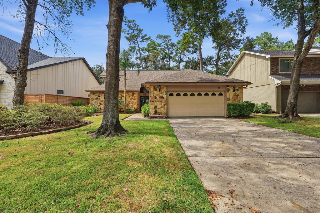 9 Huntsmans Horn Circle, The Woodlands, TX 77380