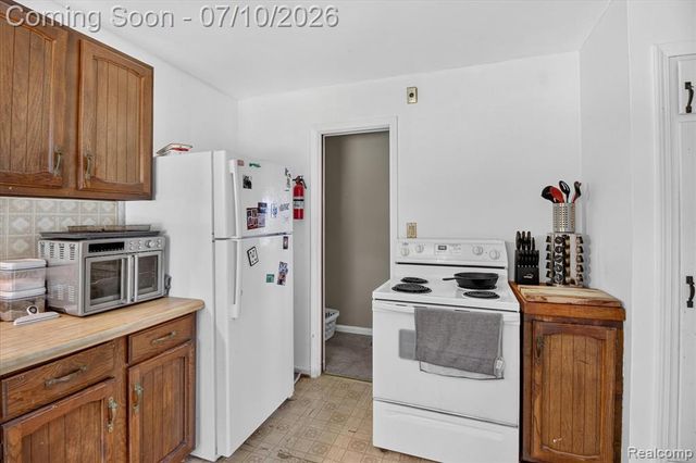 17125 Lennane, Redford, MI 48240