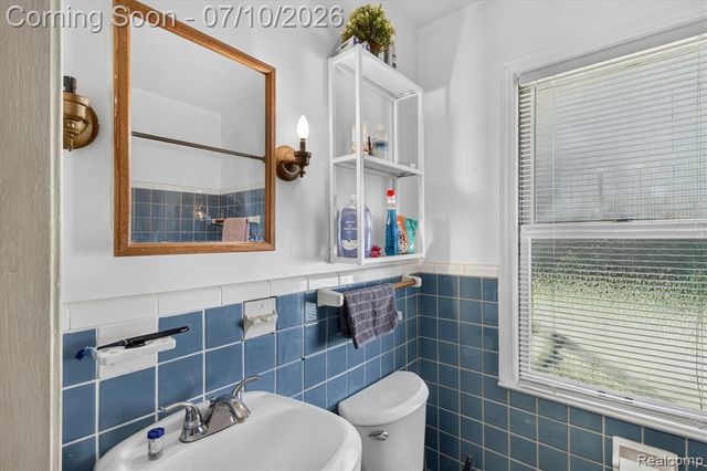 17125 Lennane, Redford, MI 48240