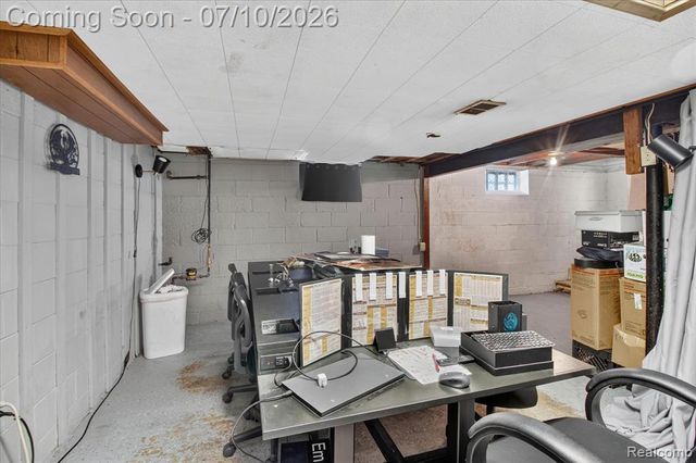 17125 Lennane, Redford, MI 48240
