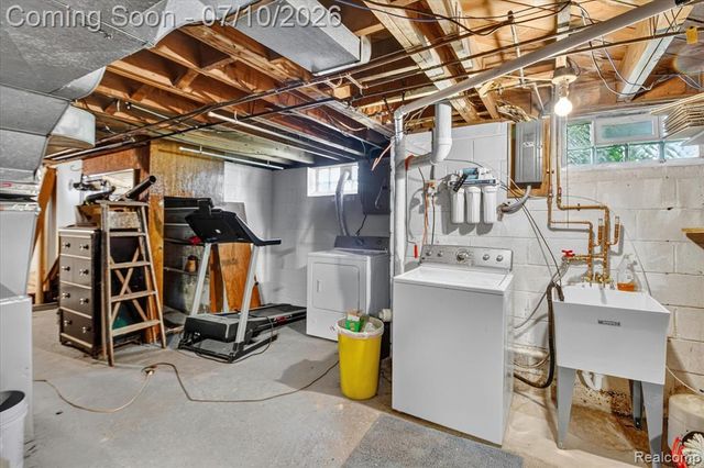 17125 Lennane, Redford, MI 48240