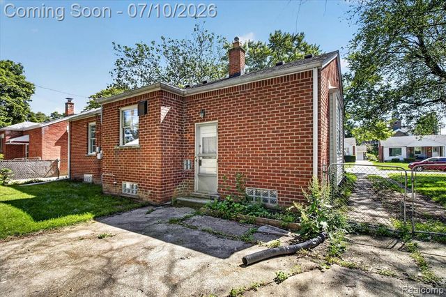 17125 Lennane, Redford, MI 48240
