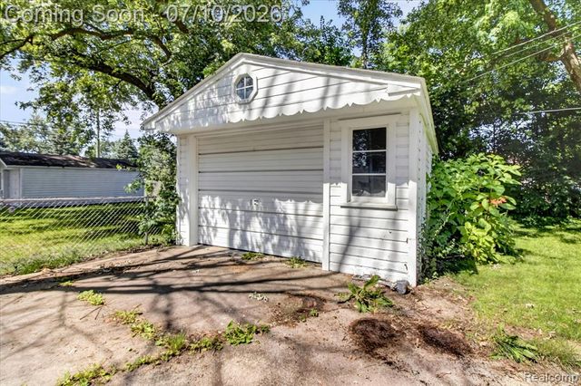 17125 Lennane, Redford, MI 48240