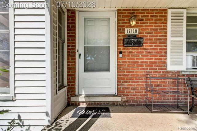 17125 Lennane, Redford, MI 48240