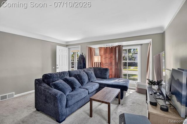 17125 Lennane, Redford, MI 48240