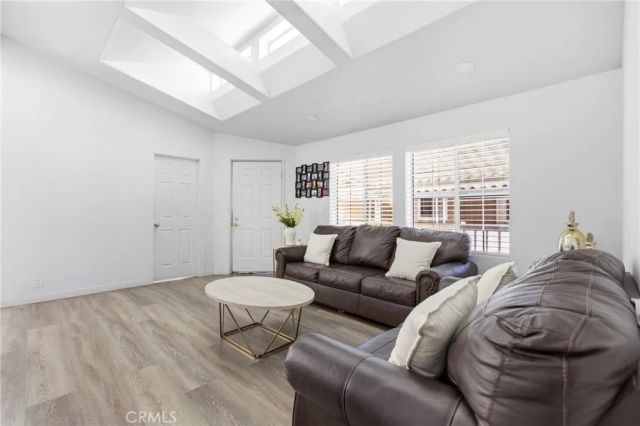 4901 Green River 288, Corona, CA 92880