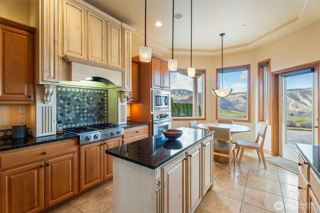 502 Desert Canyon Boulevard, Orondo, WA 98843