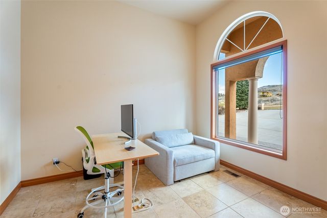 502 Desert Canyon Boulevard, Orondo, WA 98843