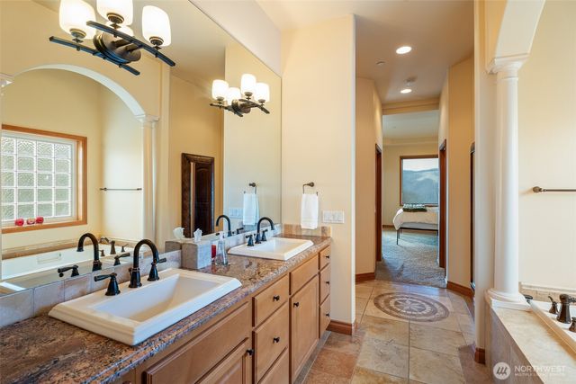 502 Desert Canyon Boulevard, Orondo, WA 98843