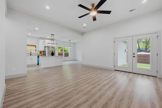 1015 Holiday, Sherman, TX 75090