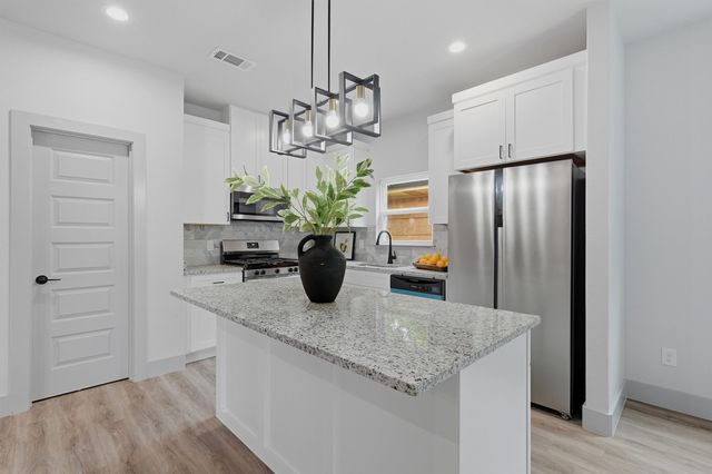 1015 Holiday, Sherman, TX 75090