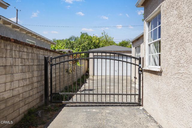 321 S Griffith Park Drive, Burbank, CA 91506
