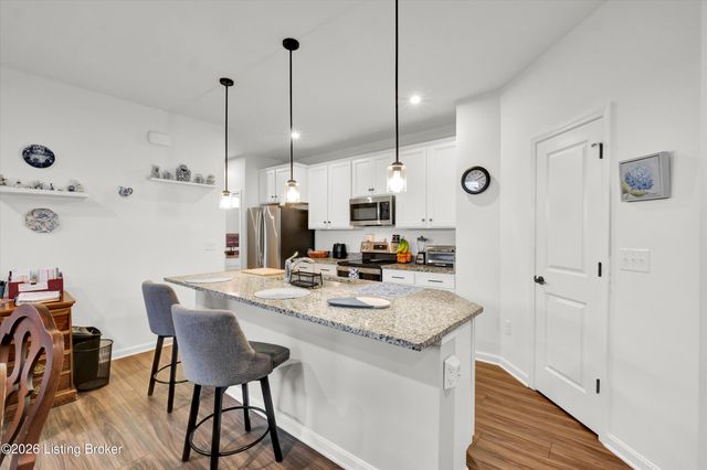 10051 Windcrest Farms Ln, Louisville, KY 40291