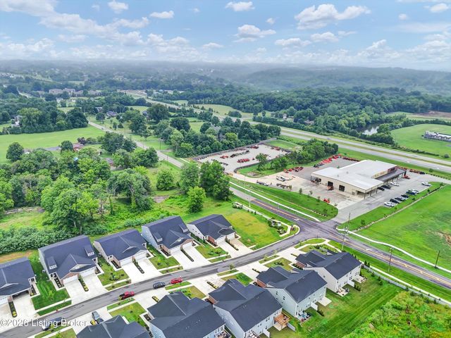 10051 Windcrest Farms Ln, Louisville, KY 40291