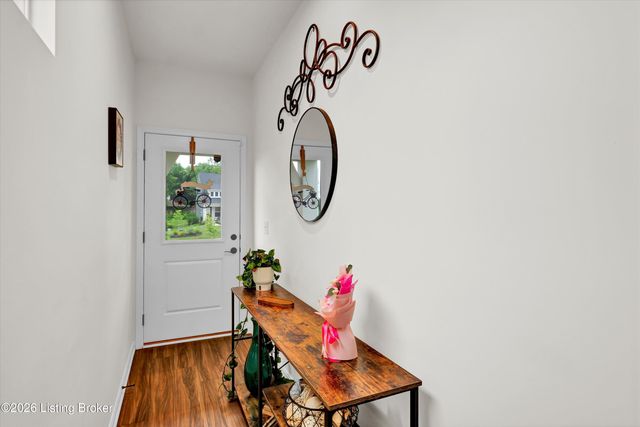 10051 Windcrest Farms Ln, Louisville, KY 40291