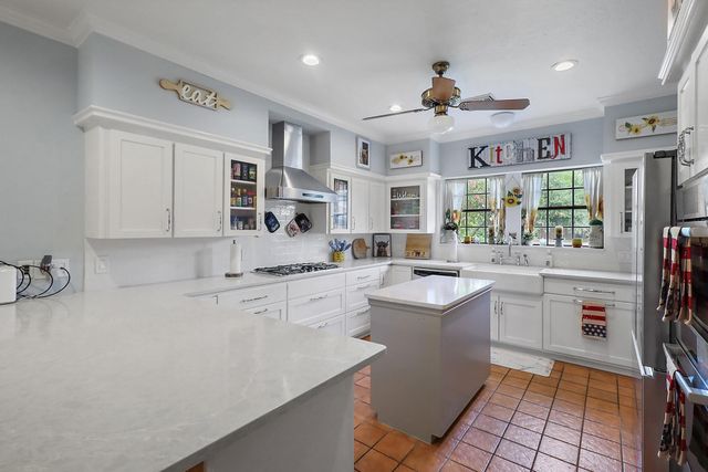 3902 Savell Drive, Baytown, TX 77521