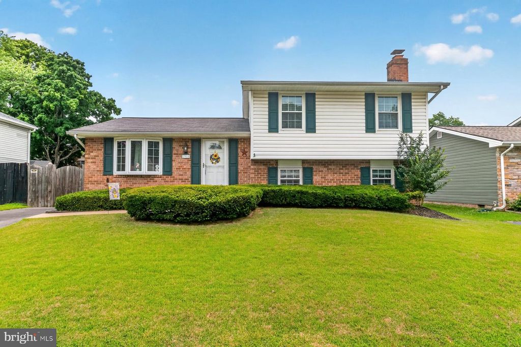 7915 KINGS BENCH PL, Pasadena, MD 21122