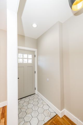 6129 N Ravenswood Avenue, Chicago, IL 60660