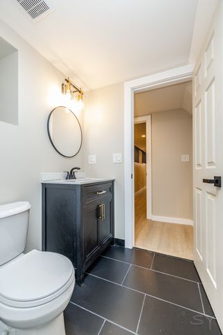 6129 N Ravenswood Avenue, Chicago, IL 60660