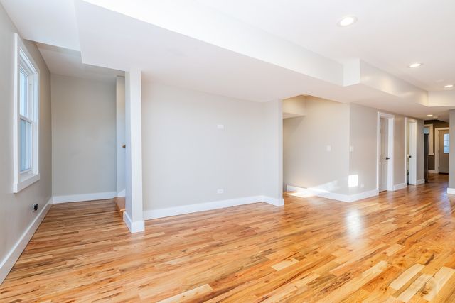 6129 N Ravenswood Avenue, Chicago, IL 60660