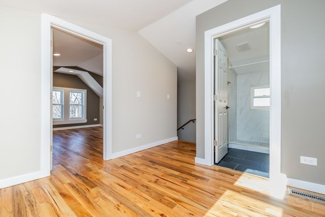 6129 N Ravenswood Avenue, Chicago, IL 60660