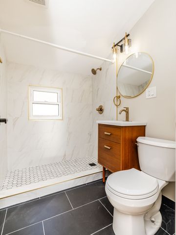 6129 N Ravenswood Avenue, Chicago, IL 60660