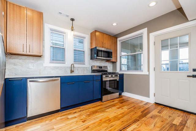 6129 N Ravenswood Avenue, Chicago, IL 60660