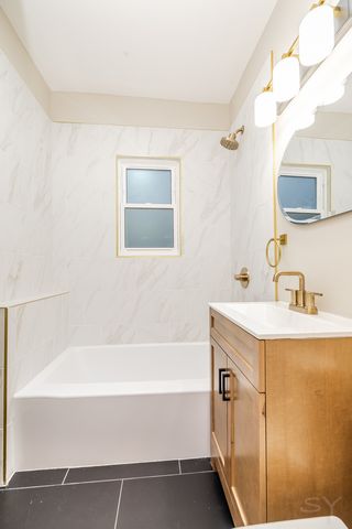 6129 N Ravenswood Avenue, Chicago, IL 60660