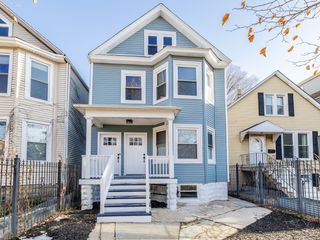6129 N Ravenswood Avenue, Chicago, IL 60660