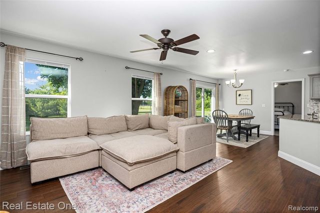 2479 Gibson Road, Grand Blanc, MI 48439