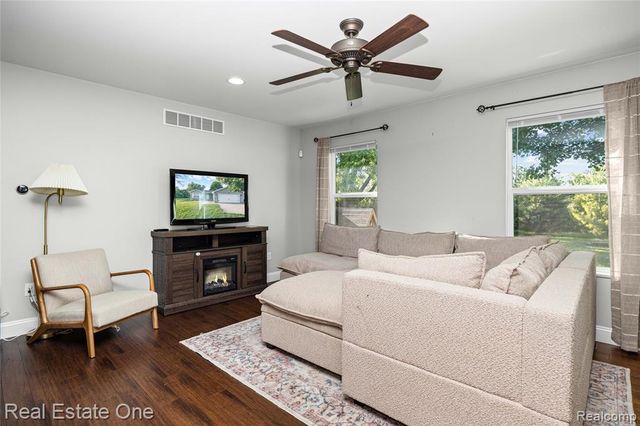 2479 Gibson Road, Grand Blanc, MI 48439