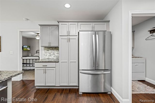 2479 Gibson Road, Grand Blanc, MI 48439