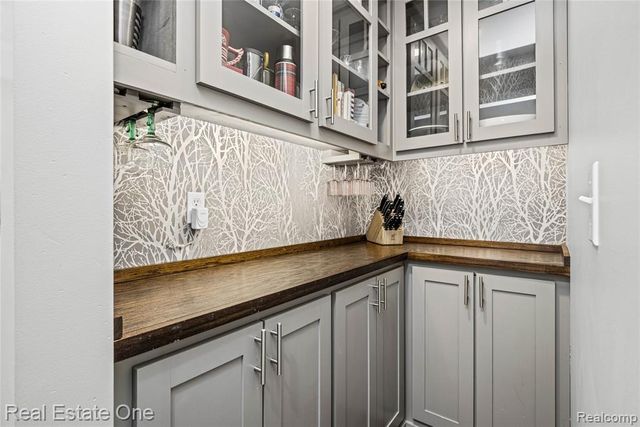 2479 Gibson Road, Grand Blanc, MI 48439