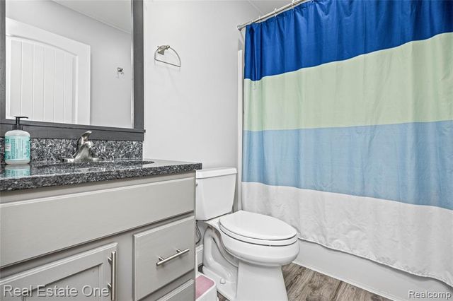 2479 Gibson Road, Grand Blanc, MI 48439