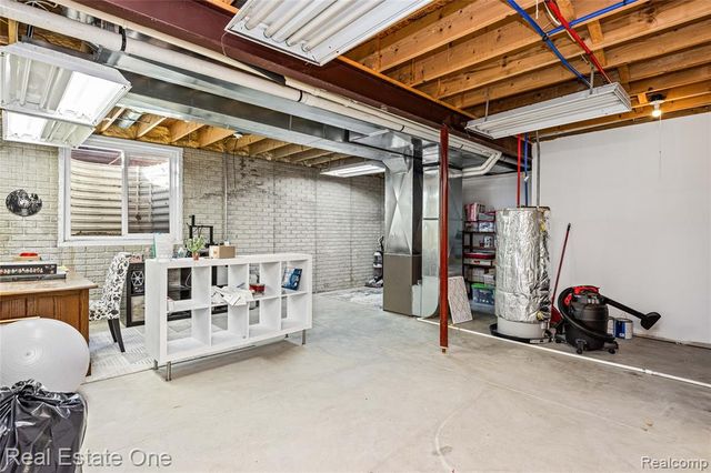 2479 Gibson Road, Grand Blanc, MI 48439