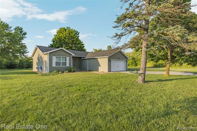 2479 Gibson Road, Grand Blanc, MI 48439