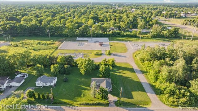 2479 Gibson Road, Grand Blanc, MI 48439