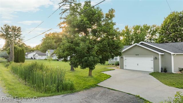 2479 Gibson Road, Grand Blanc, MI 48439