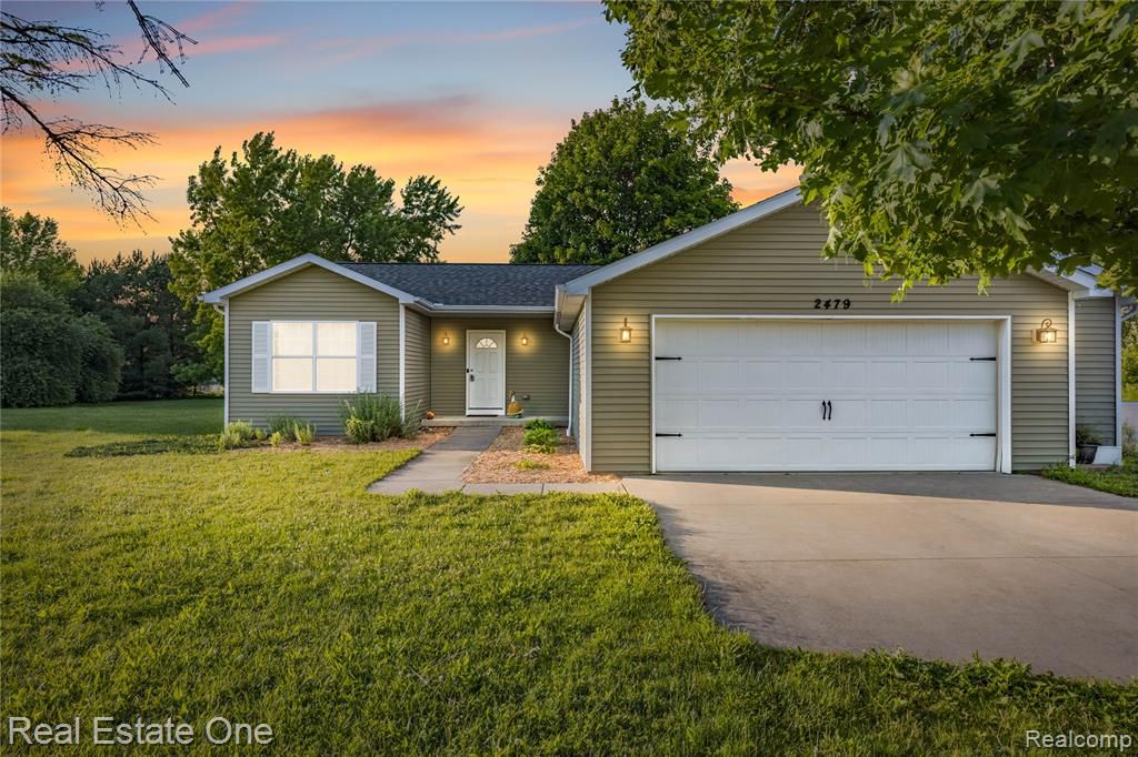 2479 Gibson Road, Grand Blanc, MI 48439