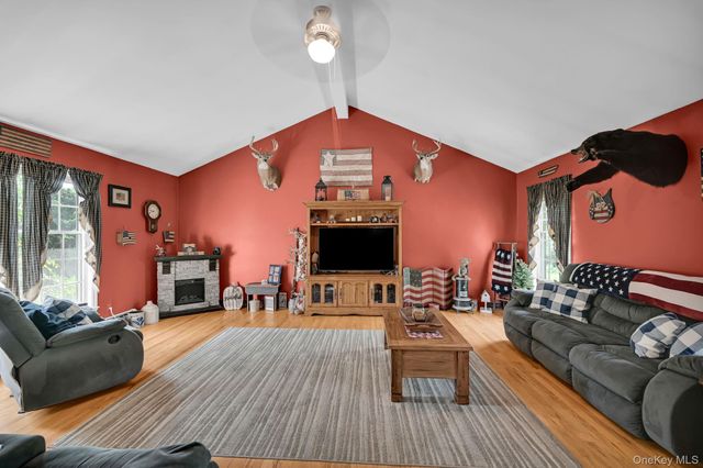 28 Brady Road, Warwick, NY 10990