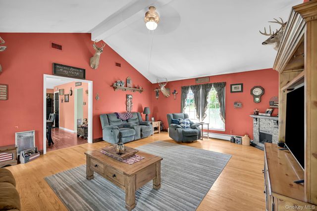 28 Brady Road, Warwick, NY 10990