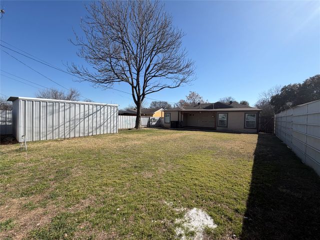 2829 Falls Drive, Dallas, TX 75211