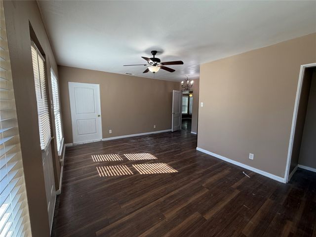 2829 Falls Drive, Dallas, TX 75211