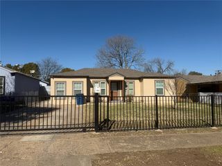 2829 Falls Drive, Dallas, TX 75211