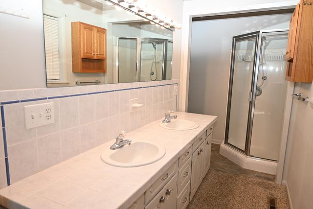 77 EDGEWATER DRIVE, Wichita Falls, TX 76308