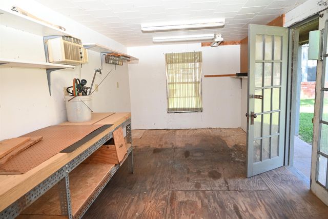 77 EDGEWATER DRIVE, Wichita Falls, TX 76308